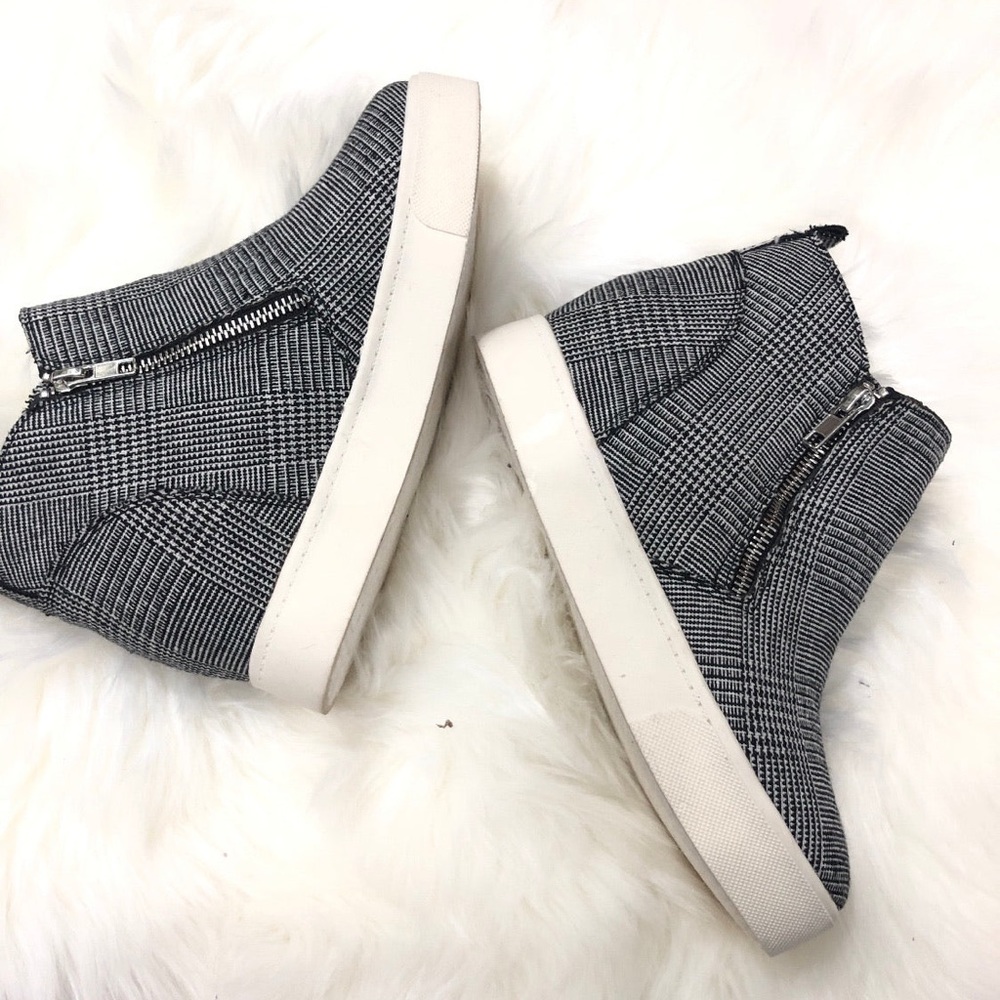 Plaid sneakers